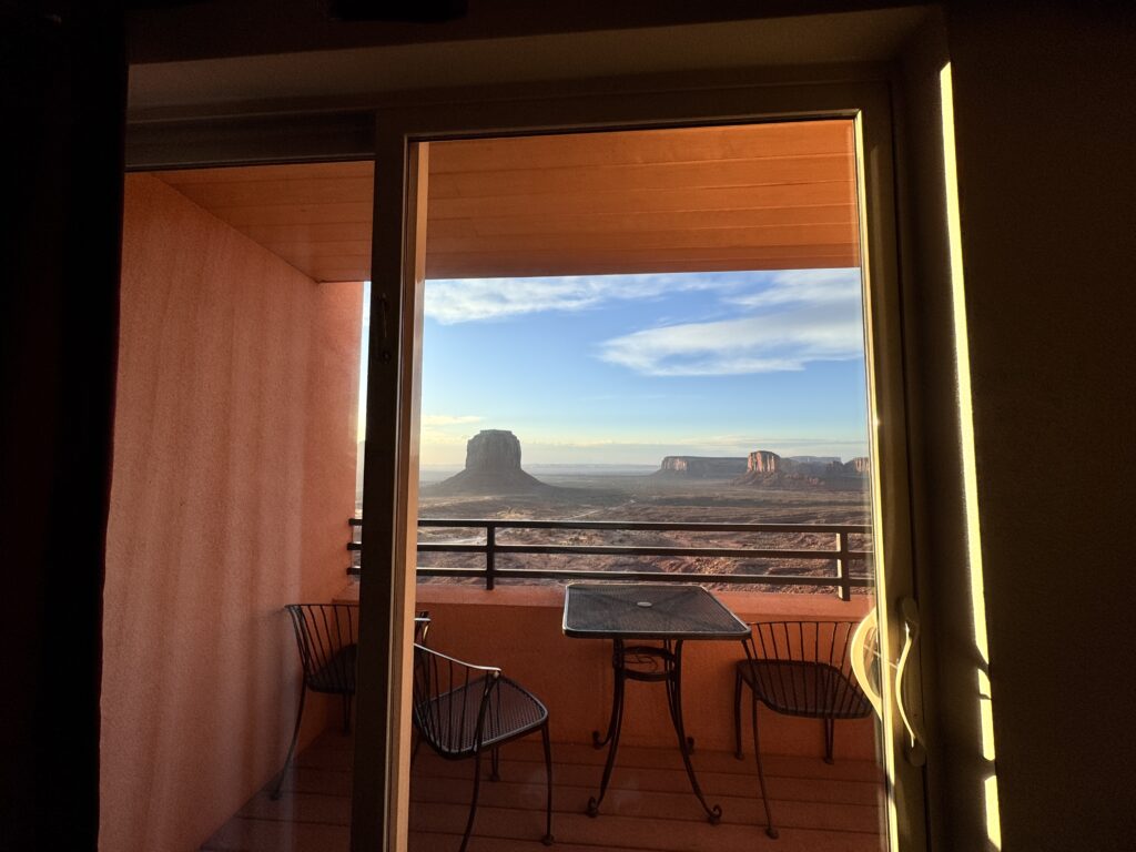 【宿泊レビュー】一生に一度は泊まりたい絶景ホテル！The View Hotel